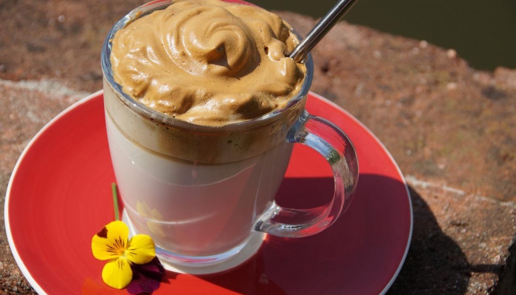 Cómo preparar dos perfectas recetas de café para verano