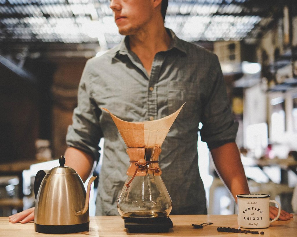 Haz tus propias cápsulas de Nespresso con el café en grano que quieras y  este molinillo eléctrico